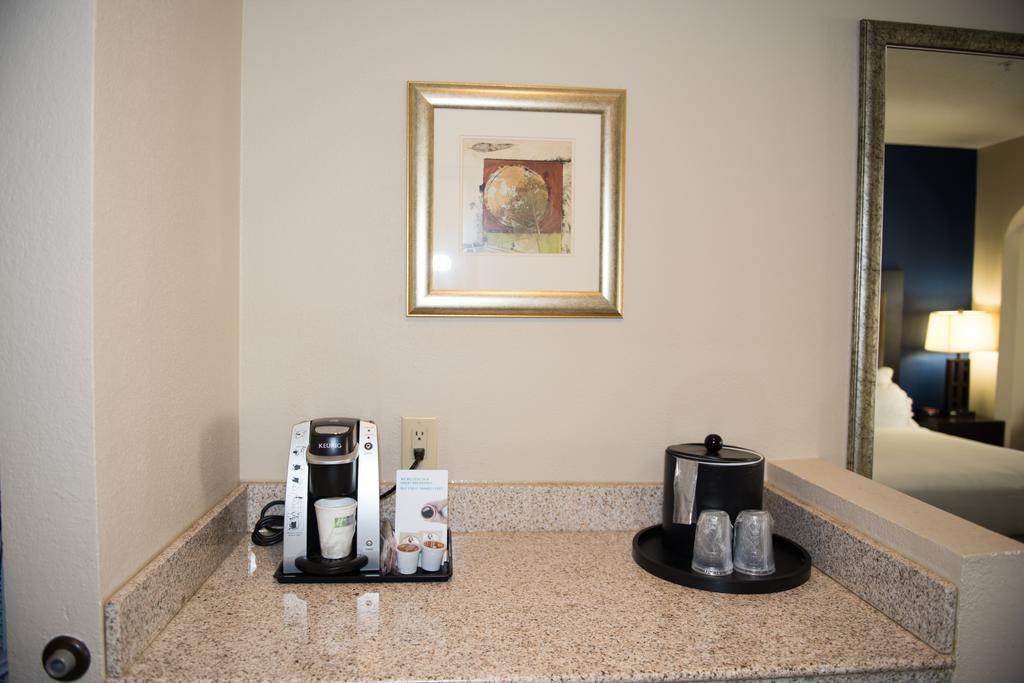 Holiday Inn Express Houston North-1960 Champions Area Louetta Buitenkant foto