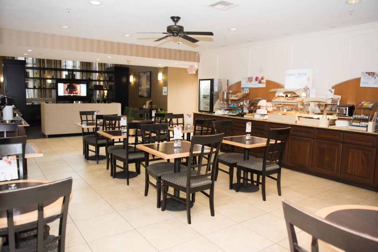 Holiday Inn Express Houston North-1960 Champions Area Louetta Buitenkant foto